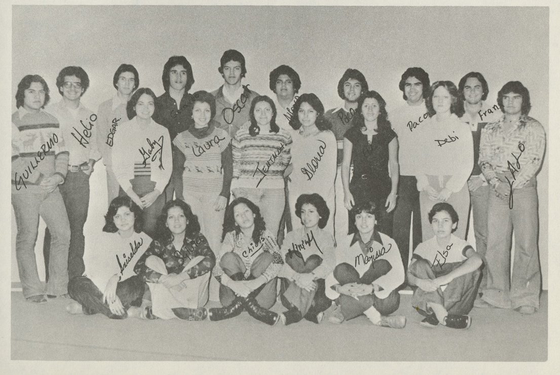 The Senior Form, signed, under the class motto.
