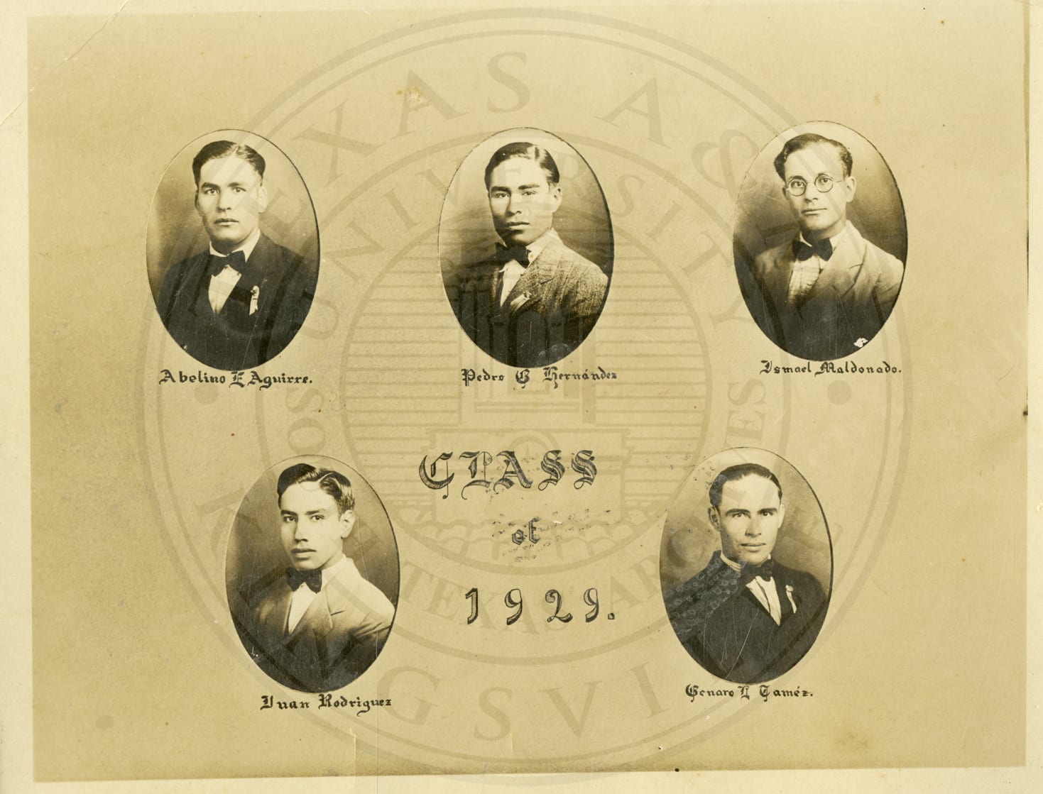 The Coyoacán preparatory school’s Class of 1929, from the school’s file.