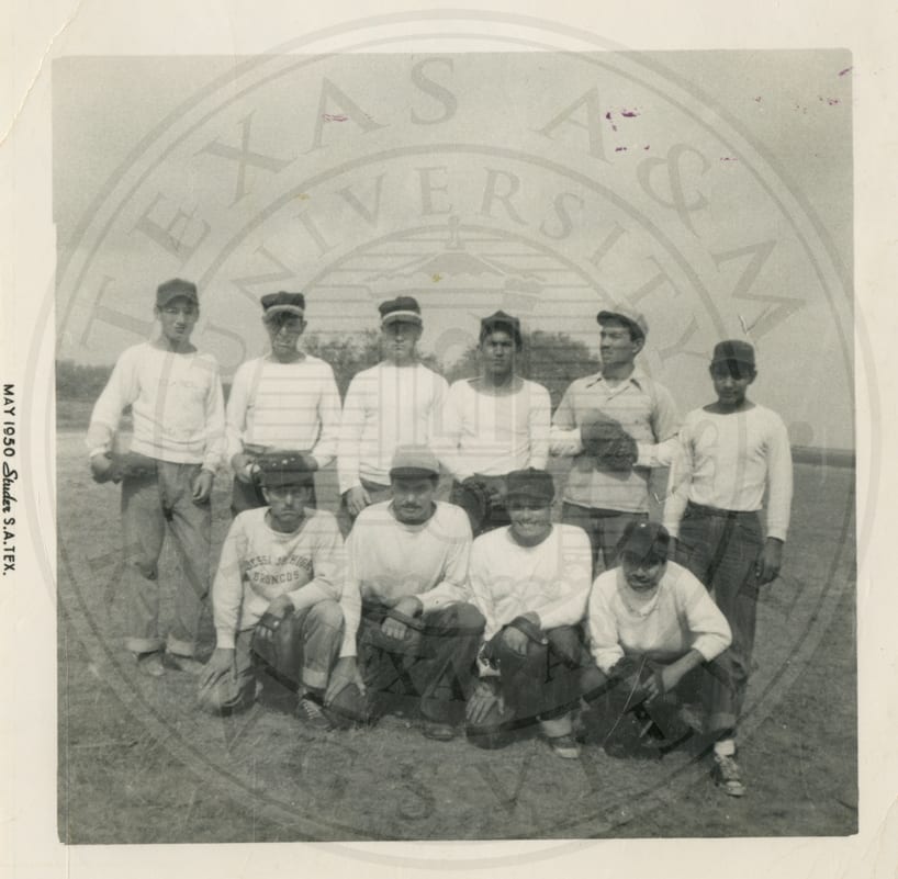 The 1950 softball team.