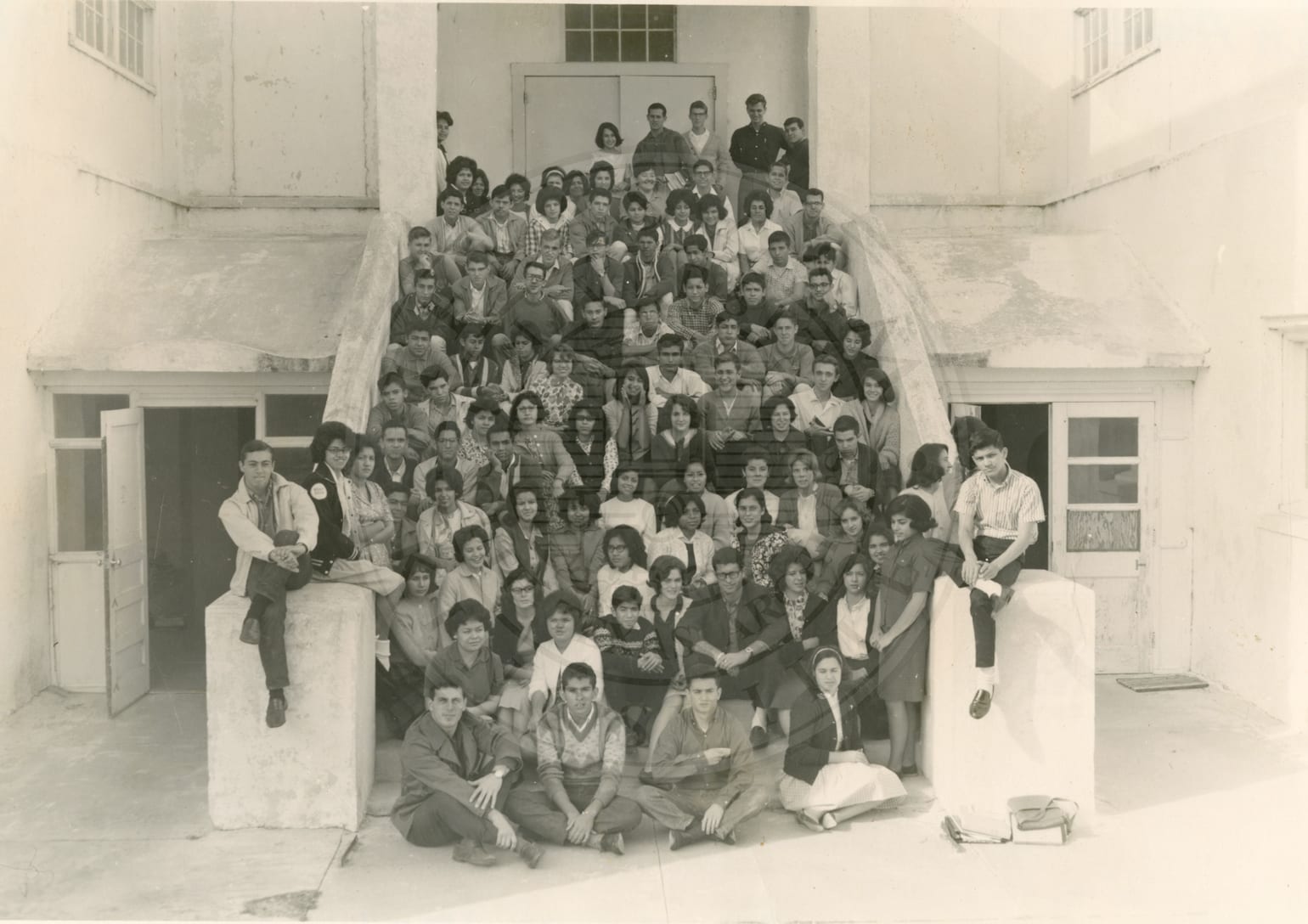 The whole school on the steps, 1968–69.