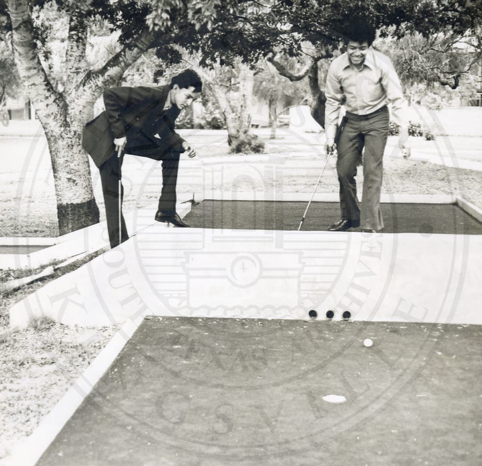 Mini golf for two, 1972.