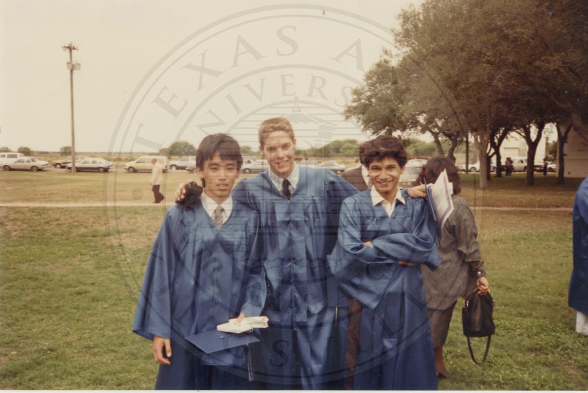 Graduates, 1990.