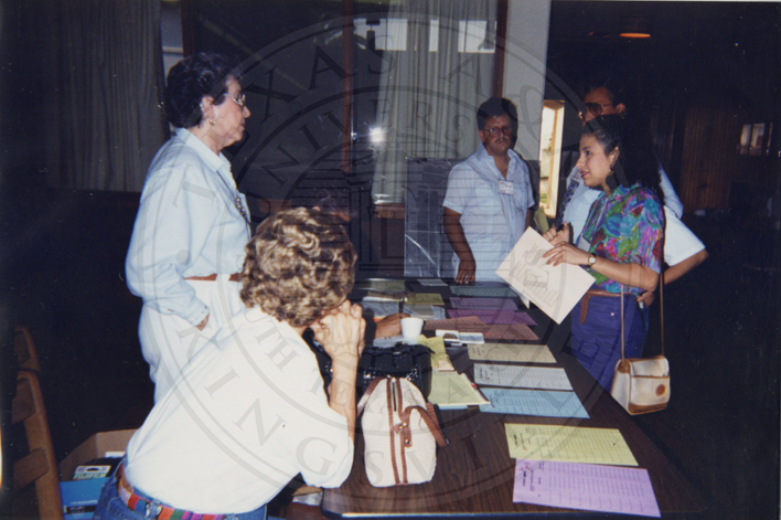 Registration for the Hispanic Gathering, June 23–24, 1995.