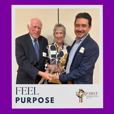 Rev. Jasiel Hernandez, Class of 2011, receiving the Purposeful Life Award from Schreiner University.