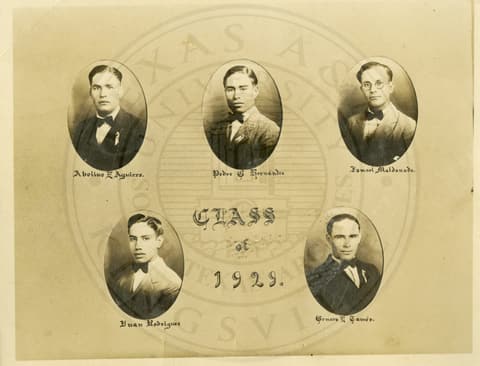 The Coyoacán preparatory school’s Class of 1929, from the school’s file.