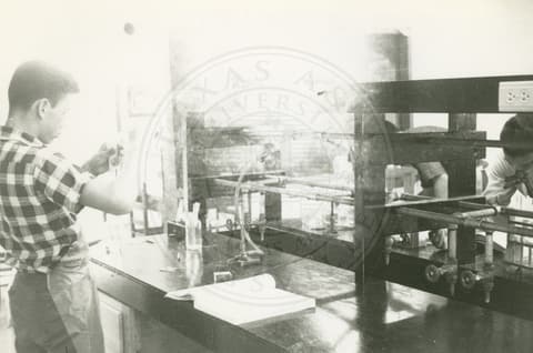 Students working on lab.